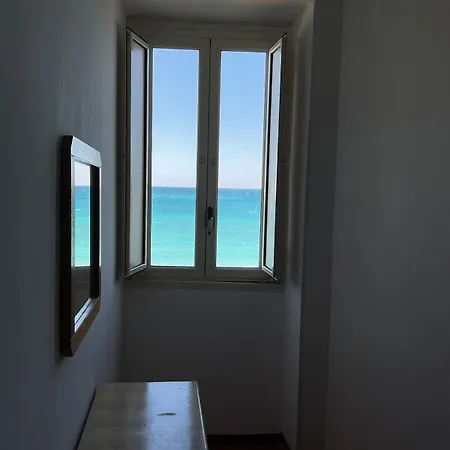 Proprio Sul Mare! * أوترانتو